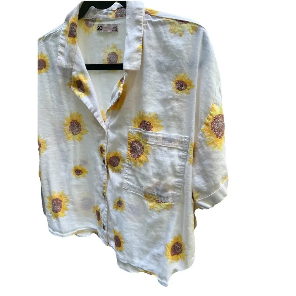 SO Goods For Life LARGE Button Front Shirt with Pocket White & Daisy Print Cabin - Picture 3 of 10